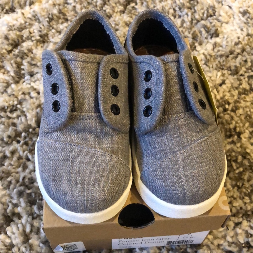 NWT Toms Size 7 (toddler)